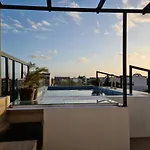 Luxury Apartment 2Br, Pool Roof, Near To The Beach